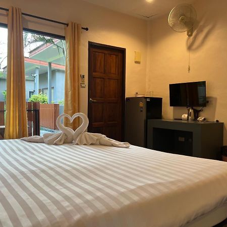 Vivi Hotel Resort Phuket Exteriör bild