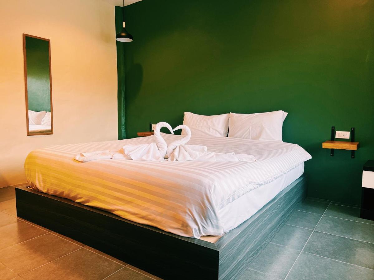 Vivi Hotel Resort Phuket Exteriör bild