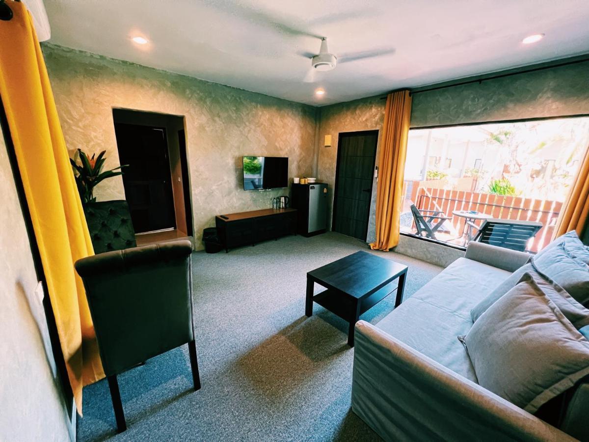 Vivi Hotel Resort Phuket Exteriör bild
