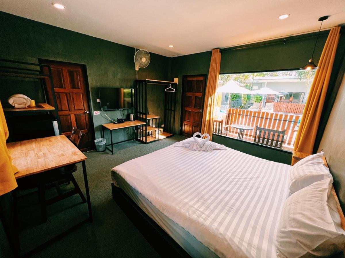 Vivi Hotel Resort Phuket Exteriör bild