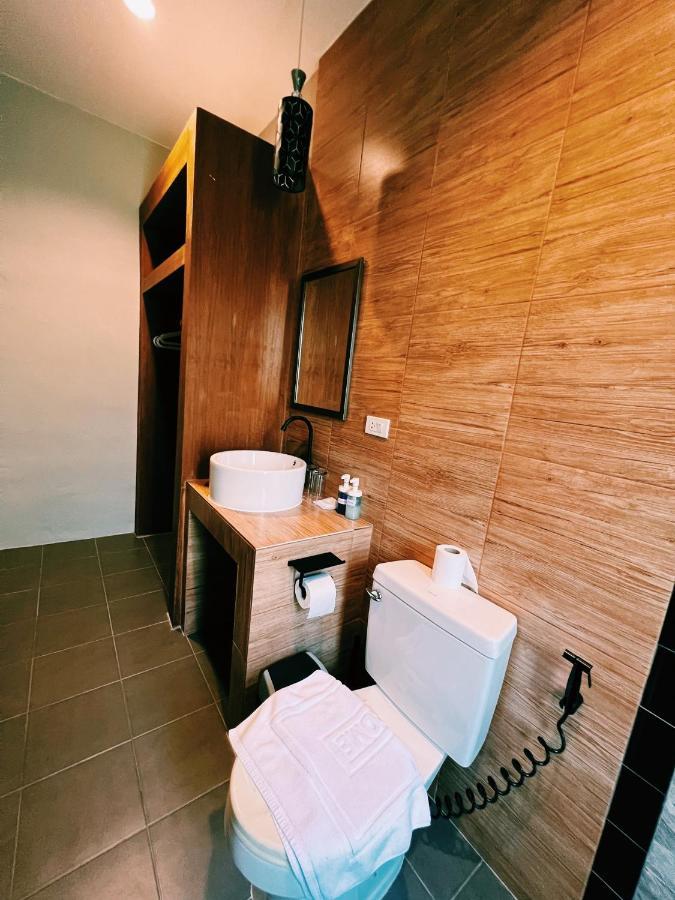 Vivi Hotel Resort Phuket Exteriör bild