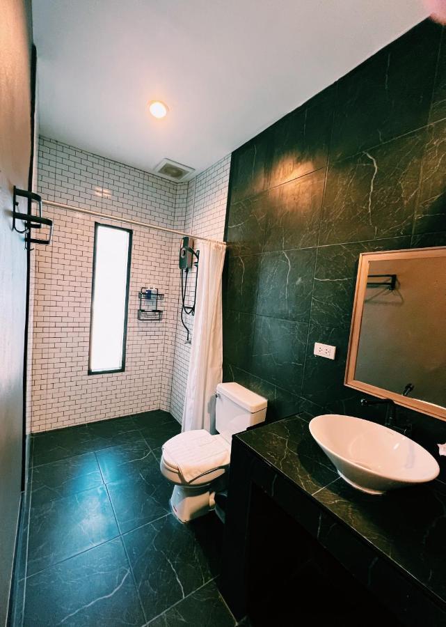 Vivi Hotel Resort Phuket Exteriör bild